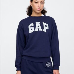 GAP Women's Navy Sweater size large